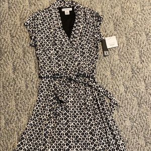 Dress Liz Claiborne Size Small  NWT